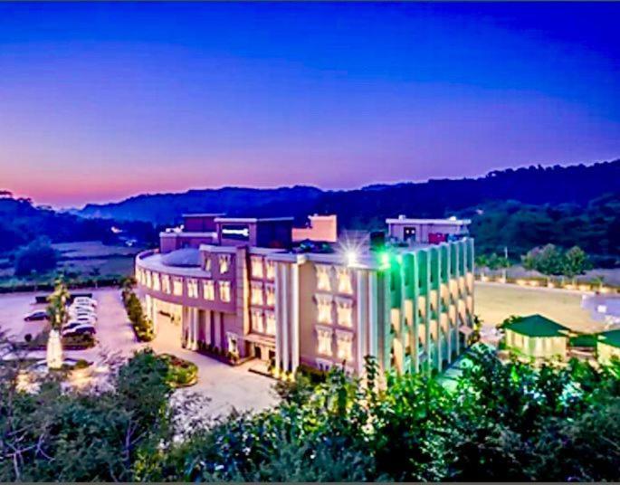Golden Tulip Chandigarh, Panchkula Ngoại thất bức ảnh