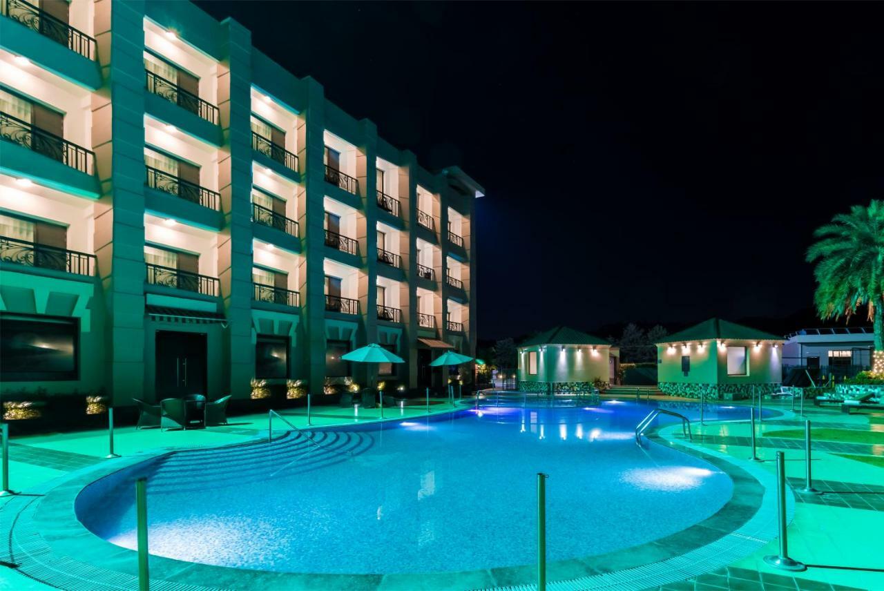 Golden Tulip Chandigarh, Panchkula Ngoại thất bức ảnh